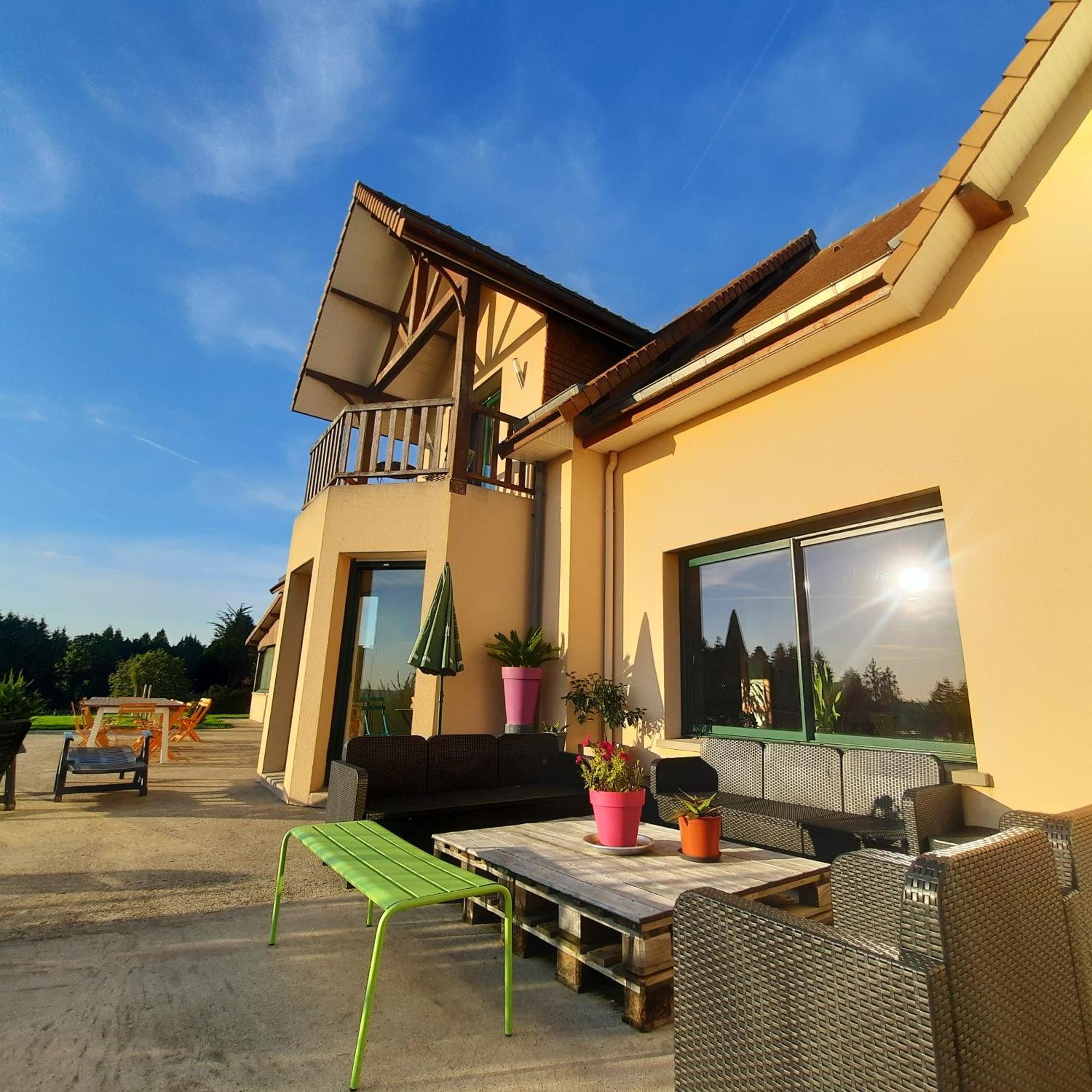 Magnifique Villa Avec Piscine Interieure Saint-Pois Exteriör bild