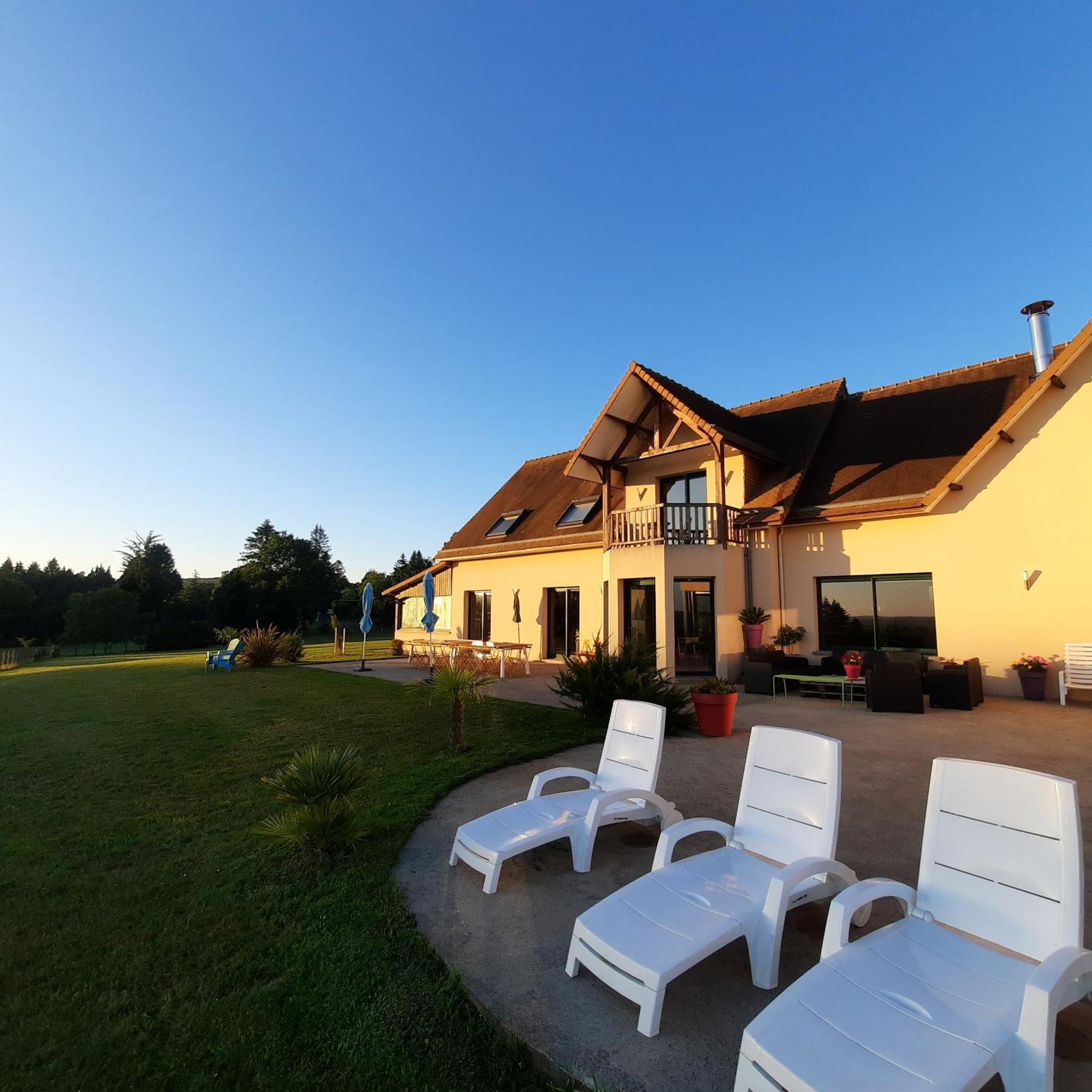 Magnifique Villa Avec Piscine Interieure Saint-Pois Exteriör bild